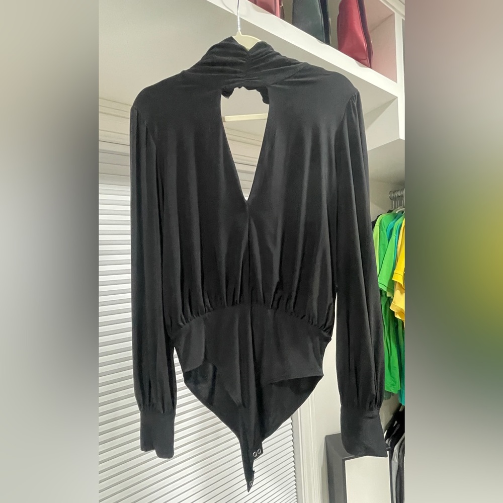 Sexy and classy bodysuit 🖤forever21